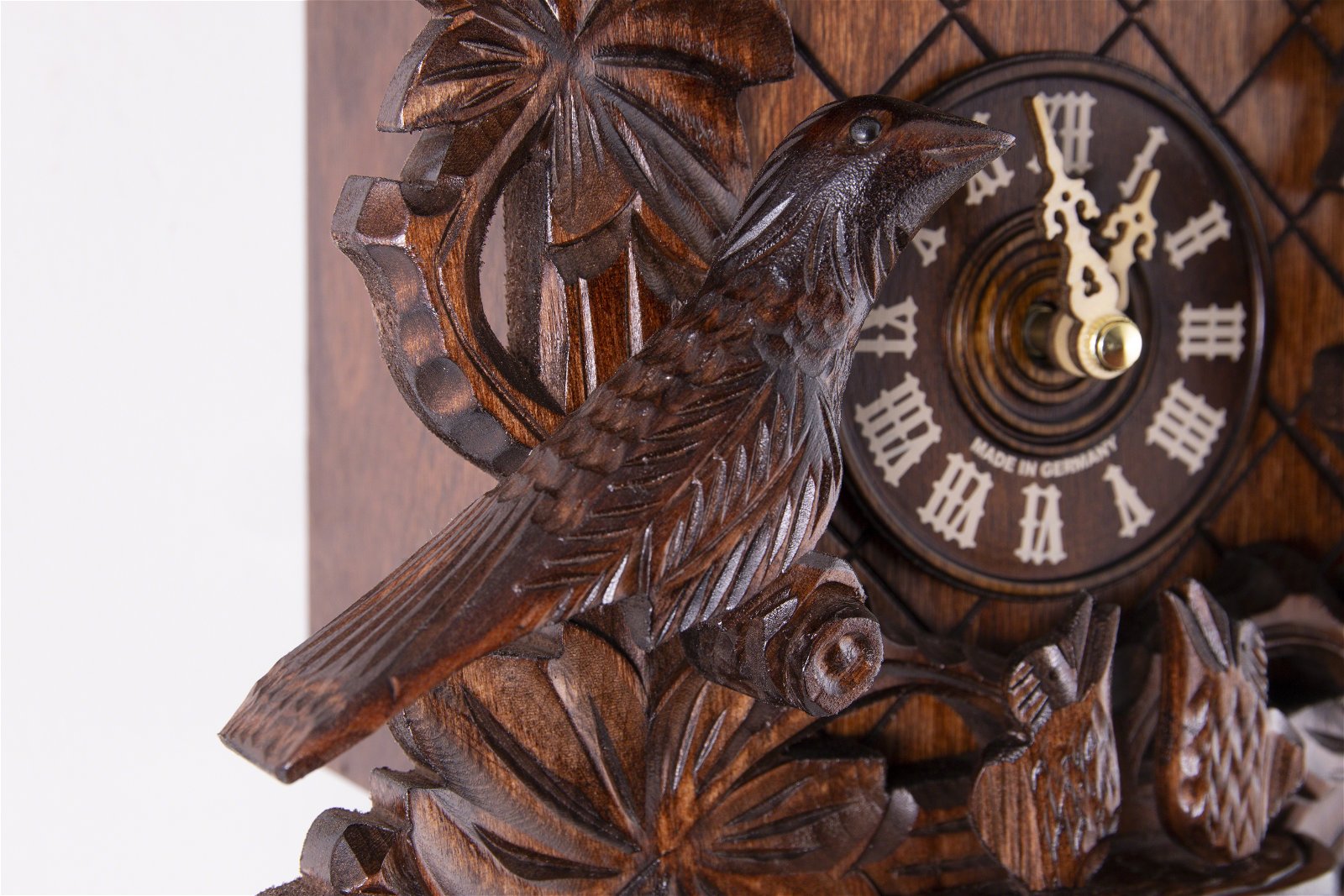 Kuckucksuhr Quarz-Uhrwerk geschnitzt 46cm von Trenkle Uhren